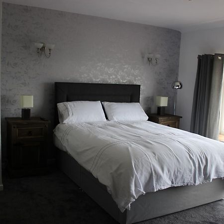 The New Lodge Pontardawe Екстер'єр фото