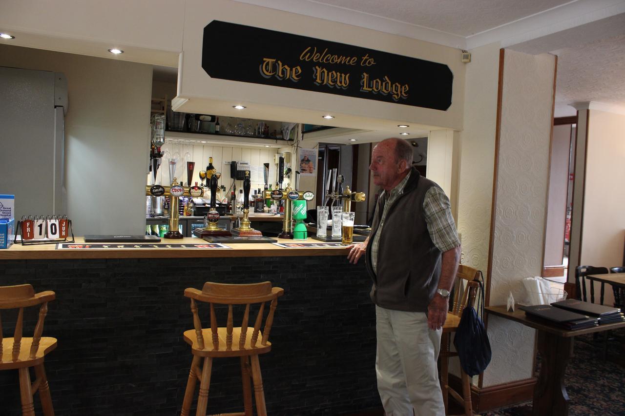 The New Lodge Pontardawe Екстер'єр фото