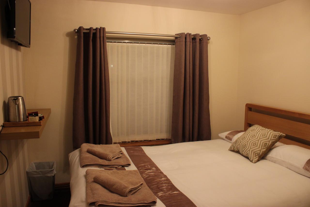 The New Lodge Pontardawe Екстер'єр фото