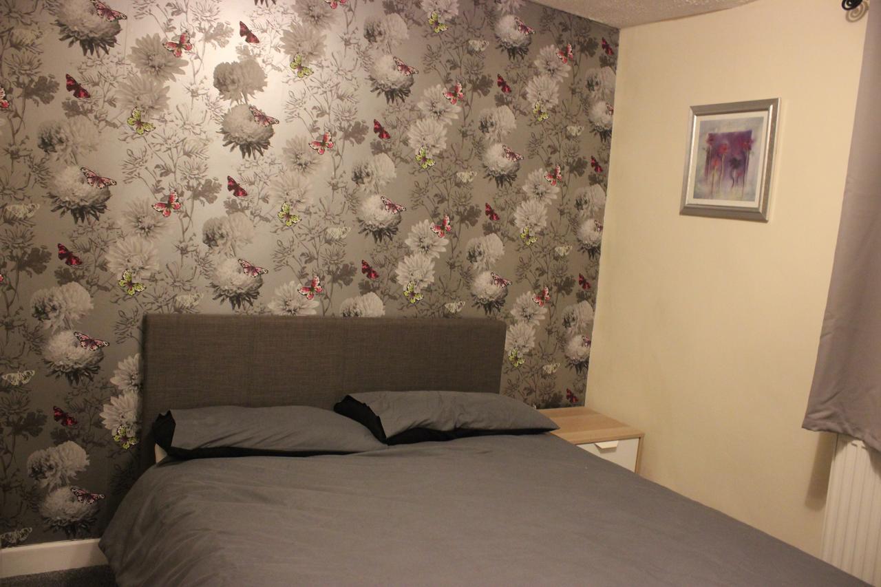 The New Lodge Pontardawe Екстер'єр фото