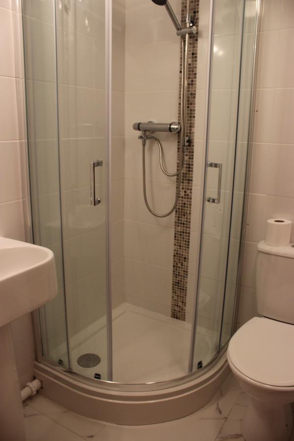 The New Lodge Pontardawe Екстер'єр фото