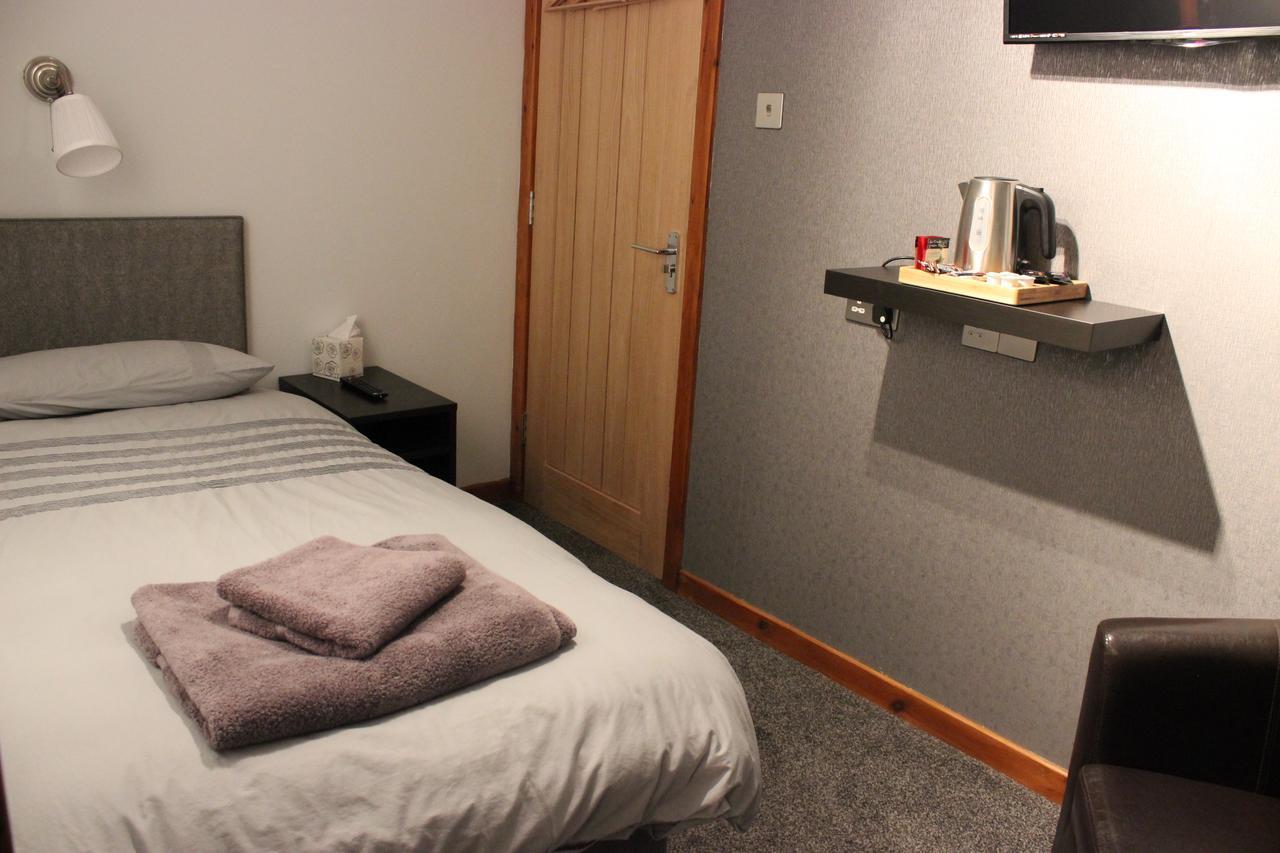 The New Lodge Pontardawe Екстер'єр фото